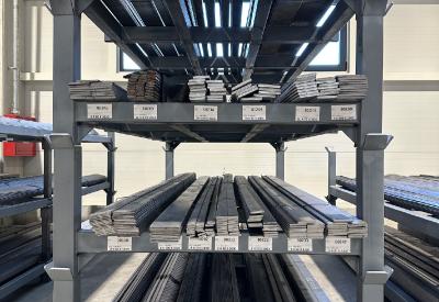 flahovi seceni na meru na policama